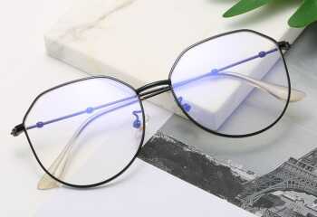 Что лучше для зрения: очки со стеклянными линзами или полимеры