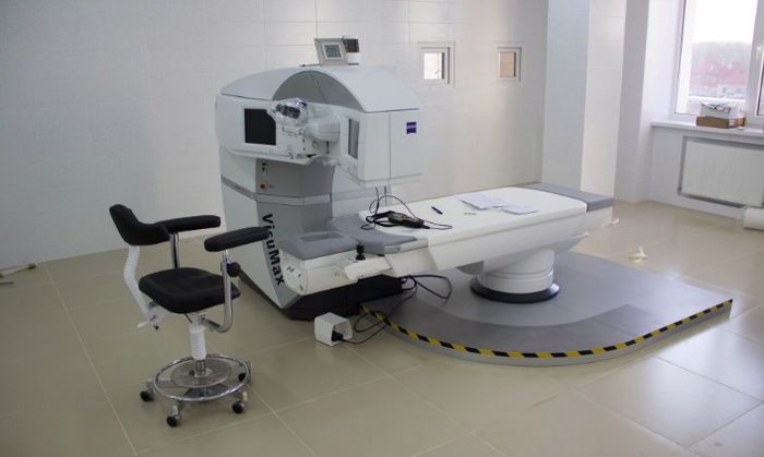 Аппаратура для проведения операции на глаза