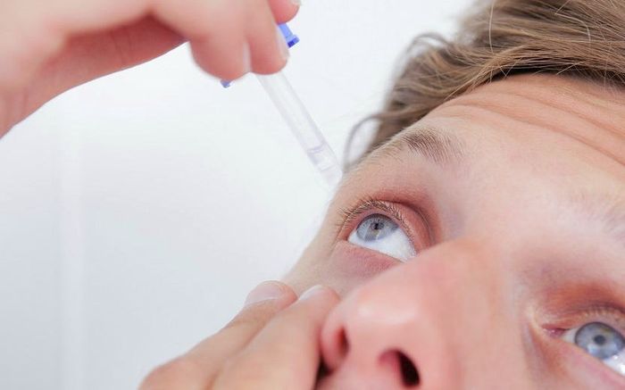 Лечение кератоконьюктивита глазными каплями