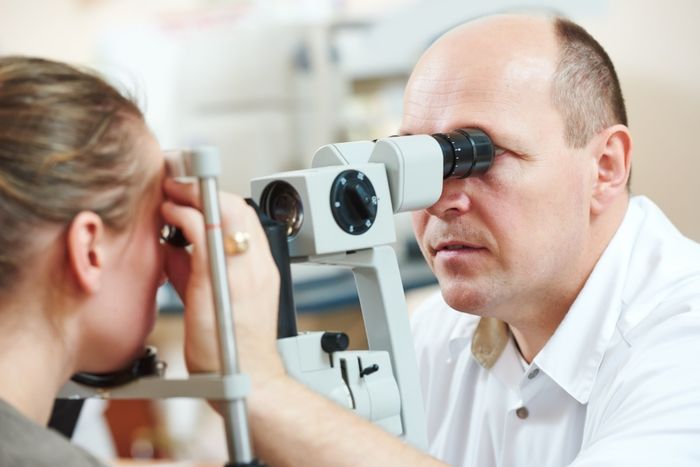 Регулярные осмотры офтальмолога